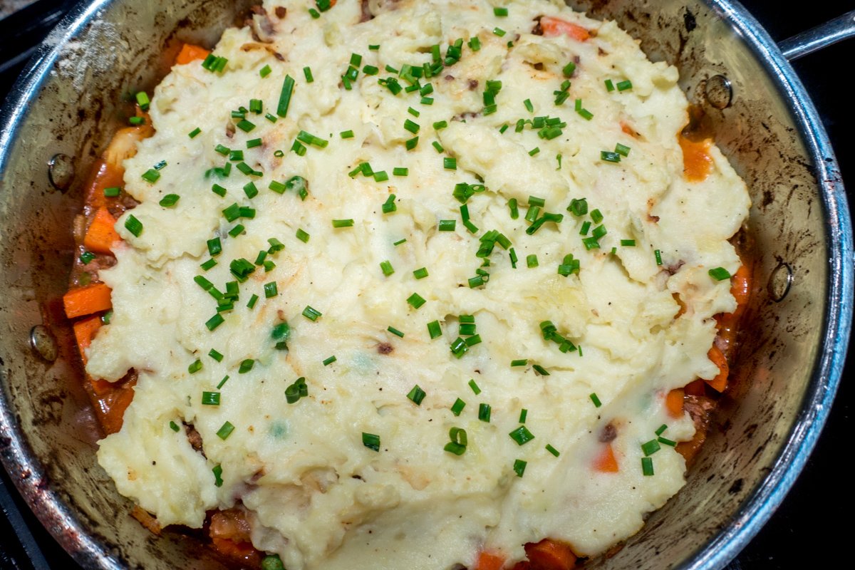 Shepherd's pie with mashed potatoes and chives