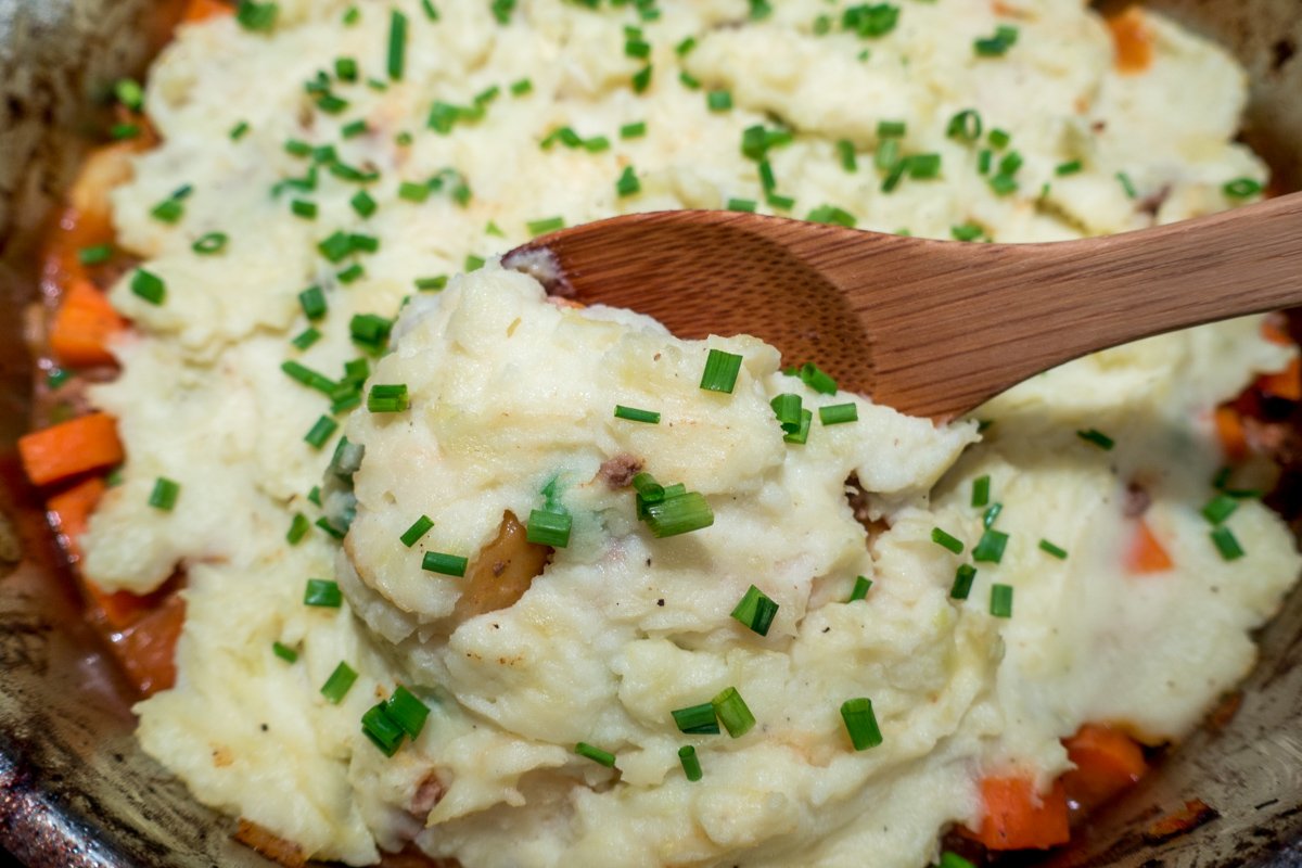 Easy shepherd's pie topped with creamy mashed potatoes